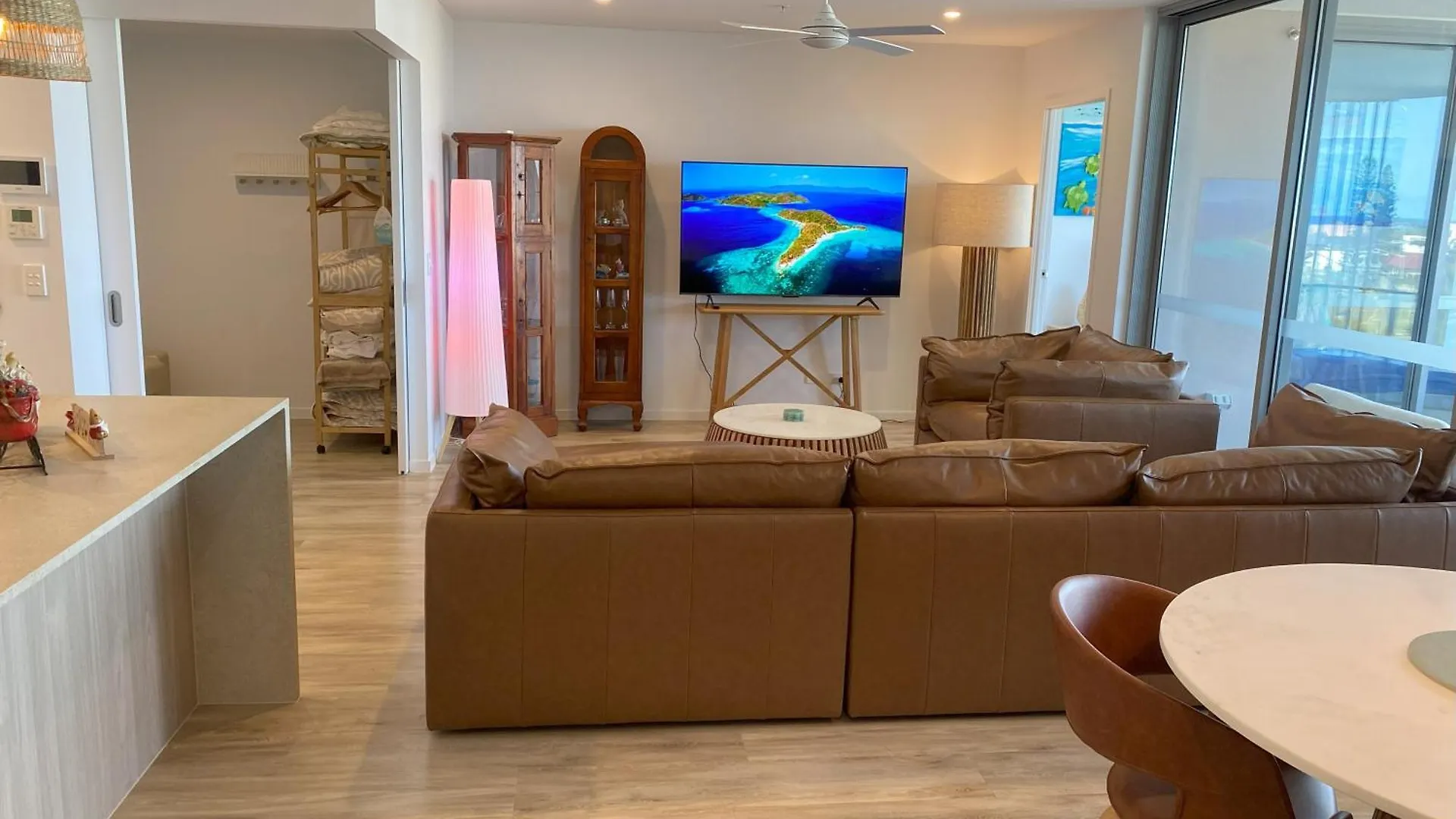 New Beach Luxury 3B 2B Unit - Ocean Views - 250M 2 Buddina Beach!