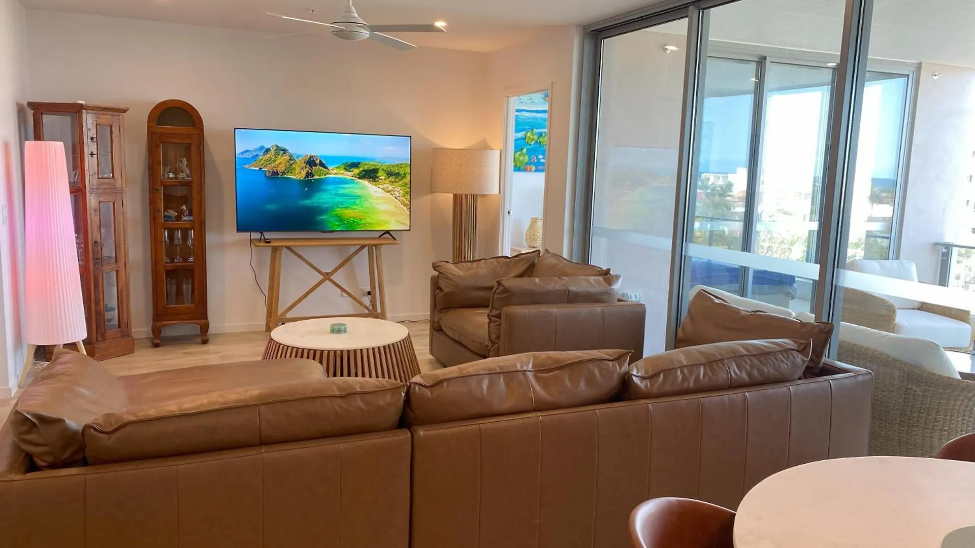 Apartment New Beach Luxury 3B 2B Unit - Ocean Views - 250M 2 Buddina Beach!