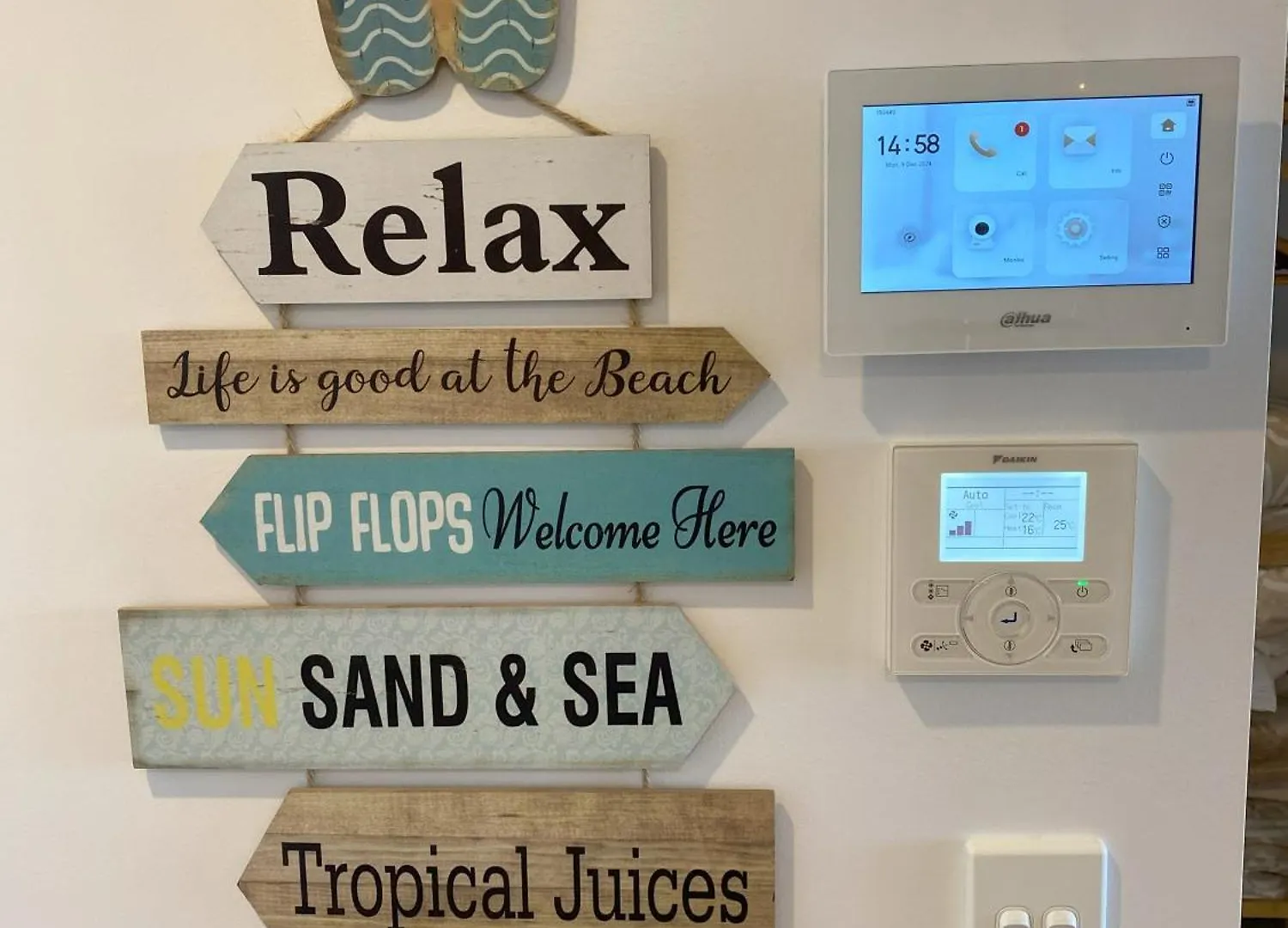 Apartment New Beach Luxury 3B 2B Unit - Ocean Views - 250M 2 Buddina Beach!