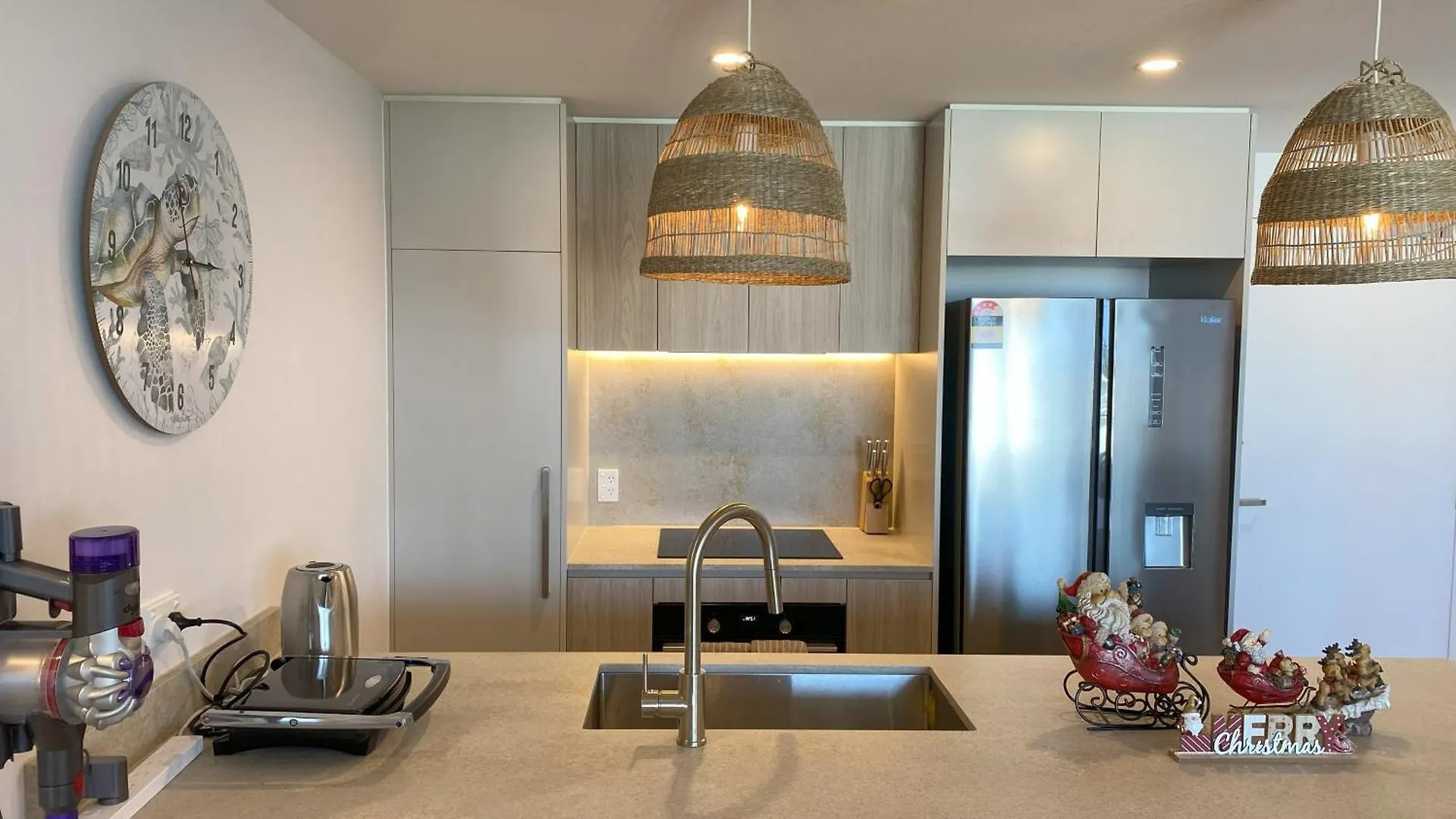 New Beach Luxury 3B 2B Unit - Ocean Views - 250M 2 Buddina Beach! Apartment