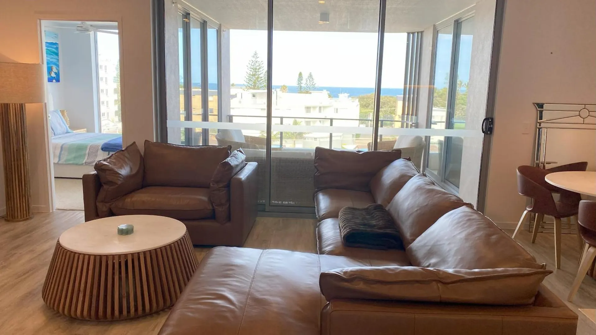 New Beach Luxury 3B 2B Unit - Ocean Views - 250M 2 Buddina Beach! Apartment