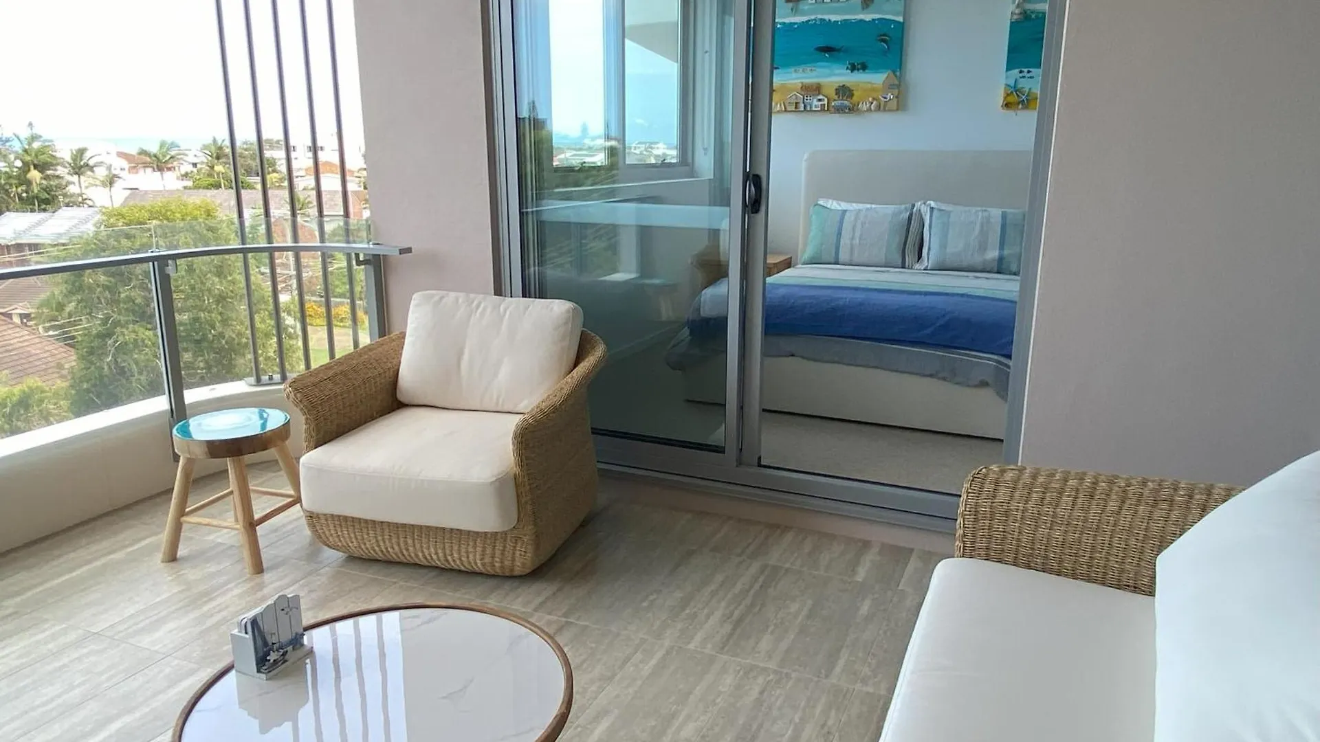 Apartment New Beach Luxury 3B 2B Unit - Ocean Views - 250M 2 Buddina Beach!