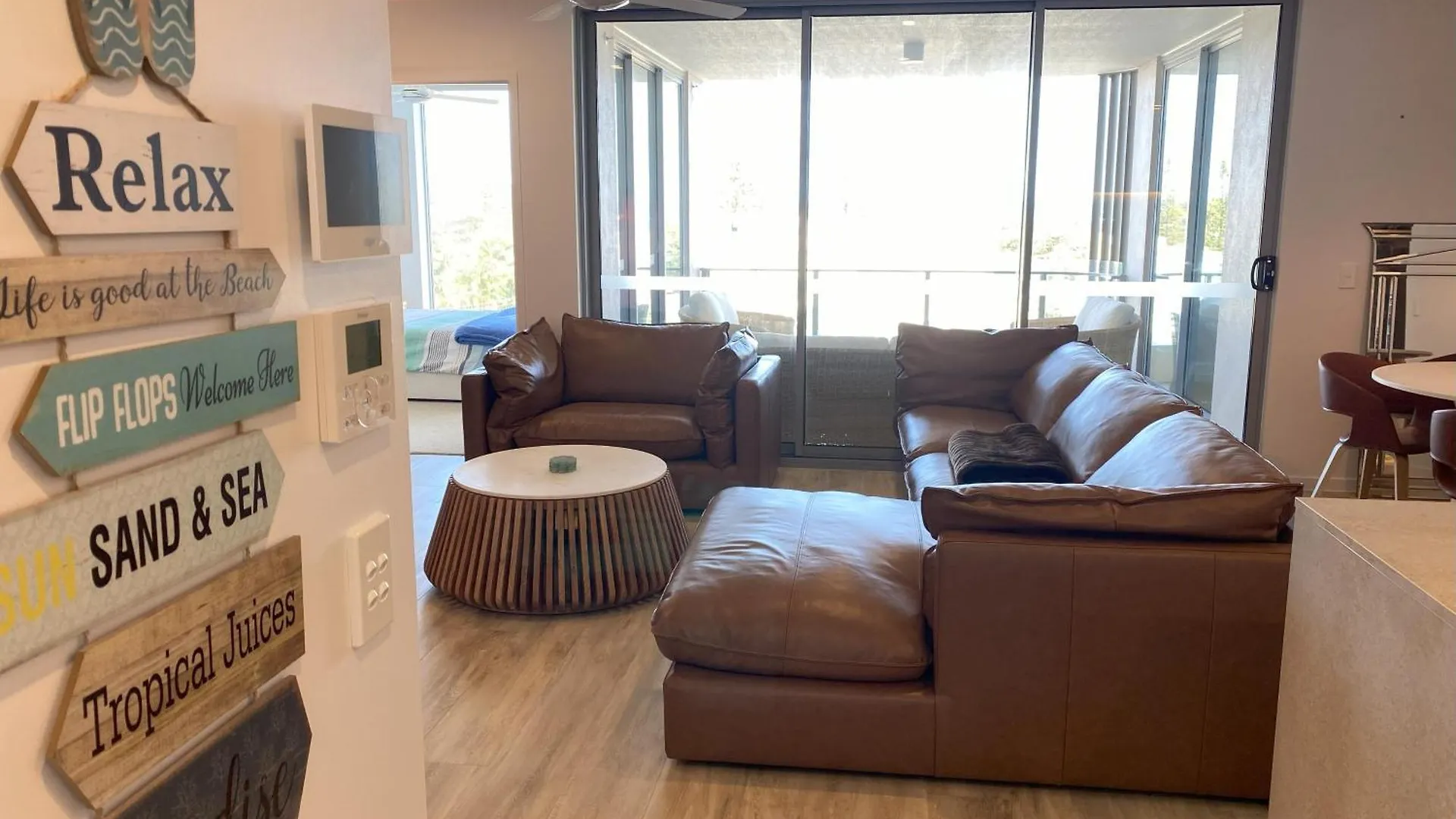 Apartment New Beach Luxury 3B 2B Unit - Ocean Views - 250M 2 Buddina Beach! Australia