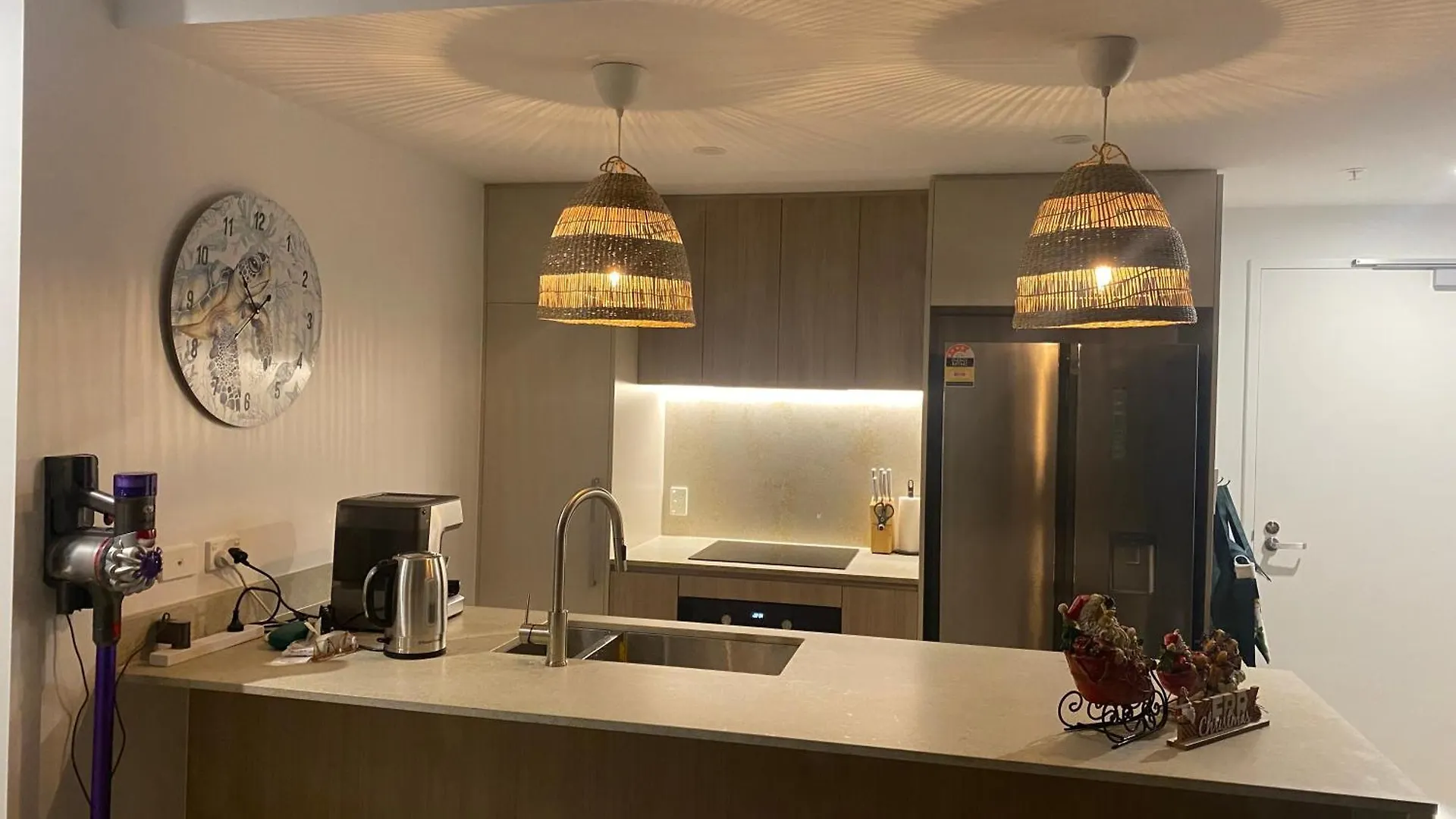 New Beach Luxury 3B 2B Unit - Ocean Views - 250M 2 Buddina Beach! Apartment